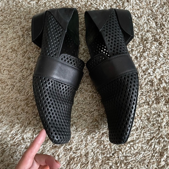 Mercedes Castillo Mati Perforated Convertible Loafer Black Size 9.5 - Picture 6 of 10